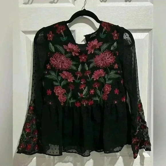 American Eagle Outfitters Tops - American Eagle Black Floral Embroidered Blouse Womens XS **see description**